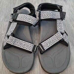 Sandal